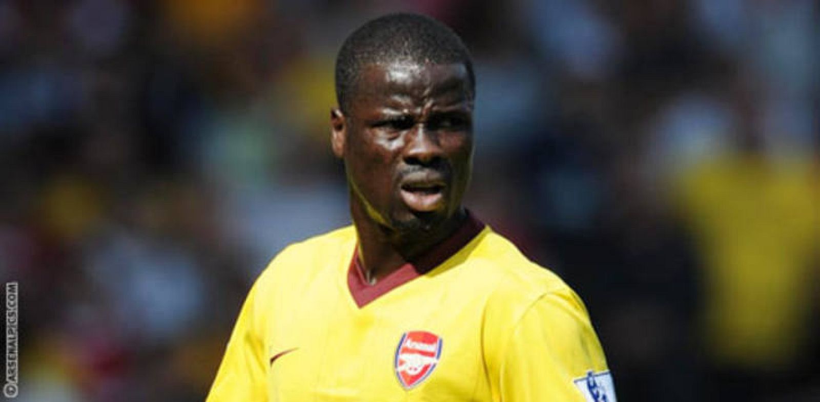 El Arsenal ha llegado a un acuerdo con el Galatasaray para traspasar a Emmanuel Eboue