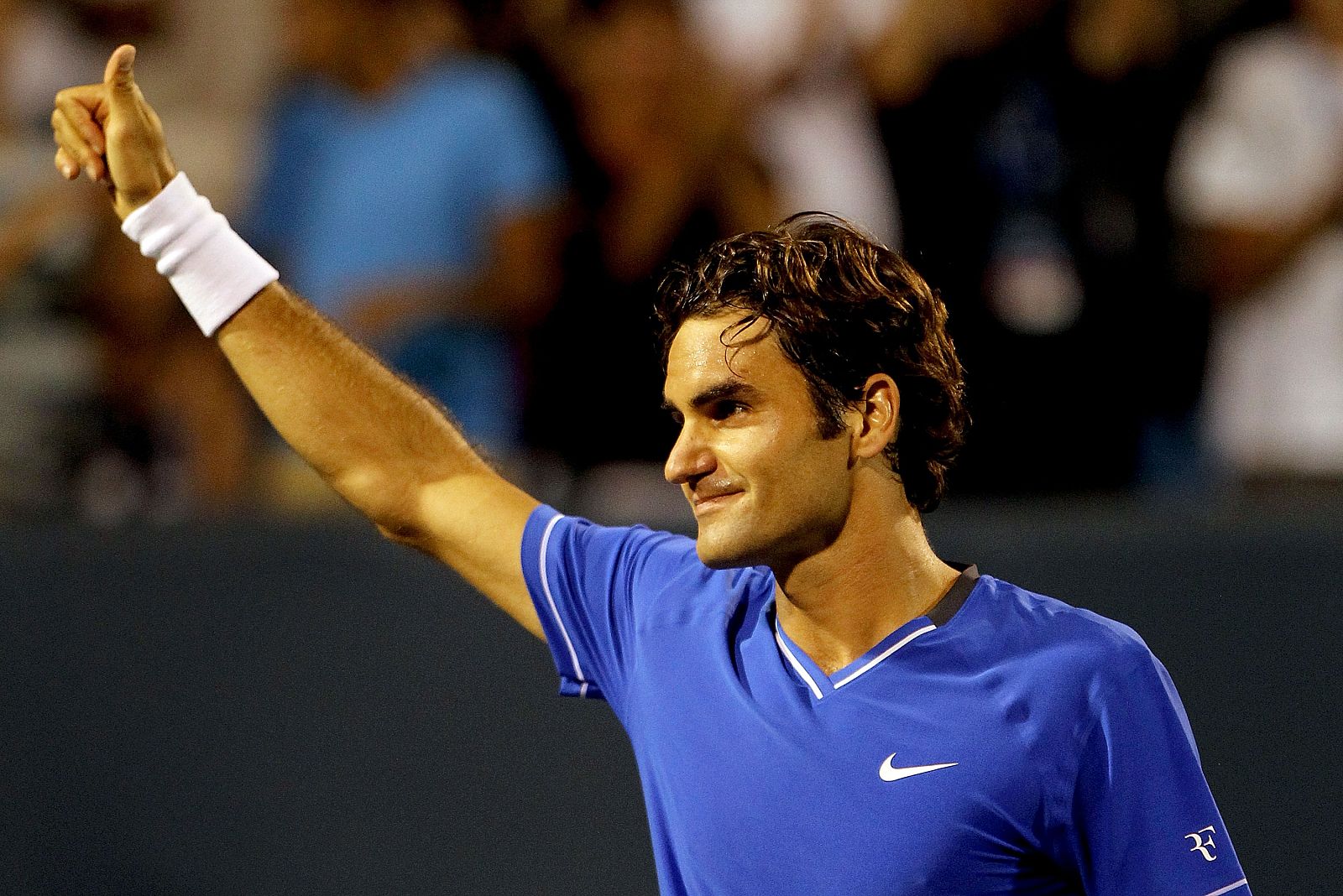 Federer vence a Del Potro