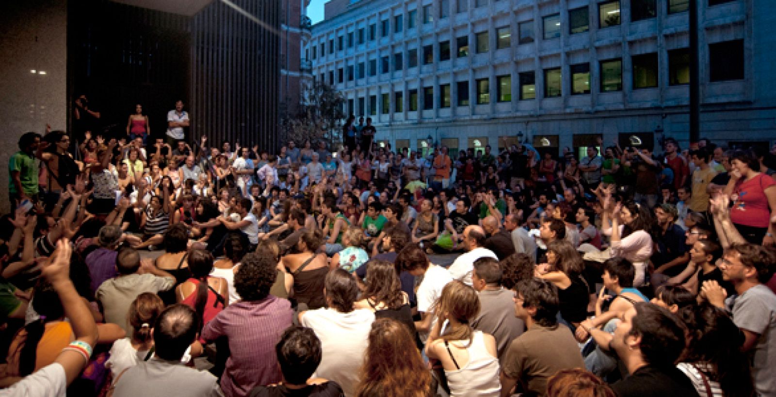 Vista de la Asamblea que se se ha celebrado la tarde del domingo (21/08/11) en la Puerta del Sol con motivo de la JMJ