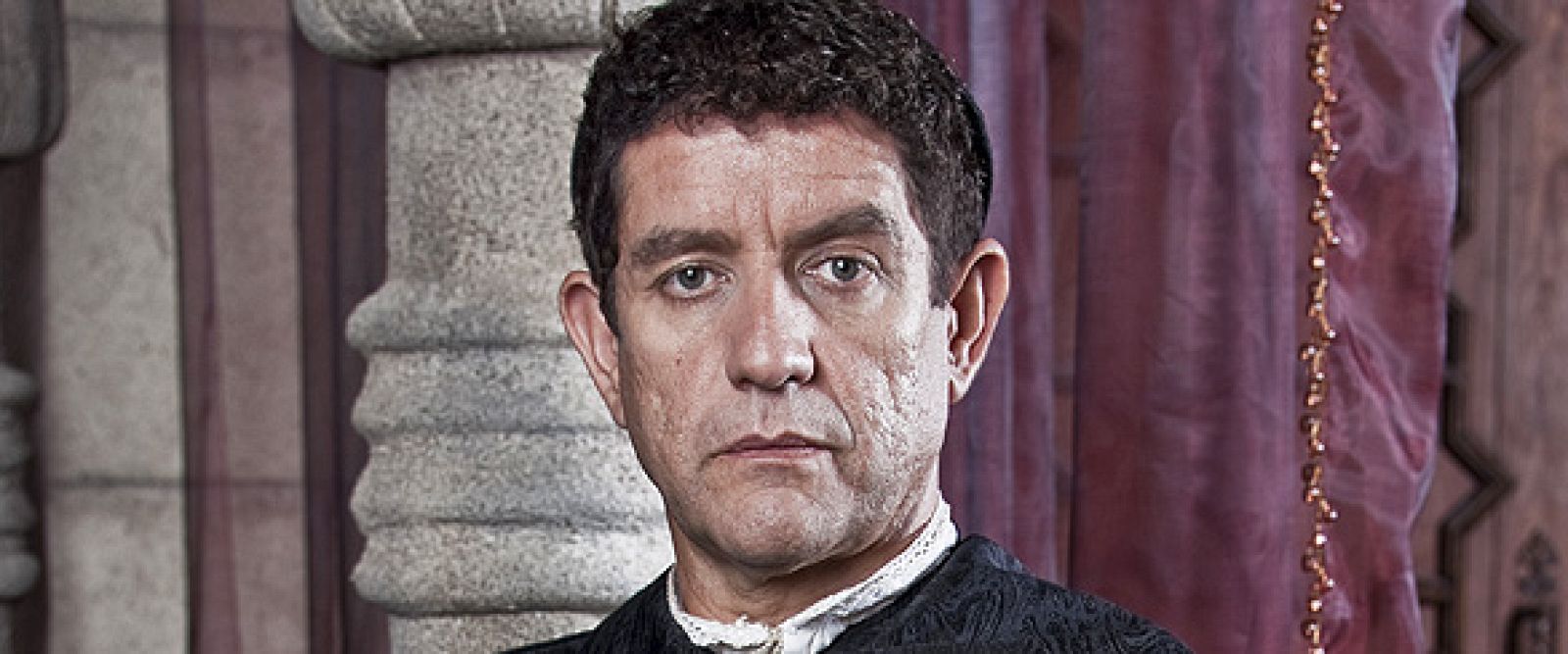 Alfonso Carrillo de Acuña, interpretado por Pedro Casablanc