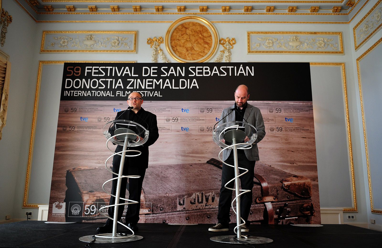 El director del Festival de San Sebastián, José Luis Rebordinos (izqd) y el miembro del Comité de Dirección Joxean Fernández .