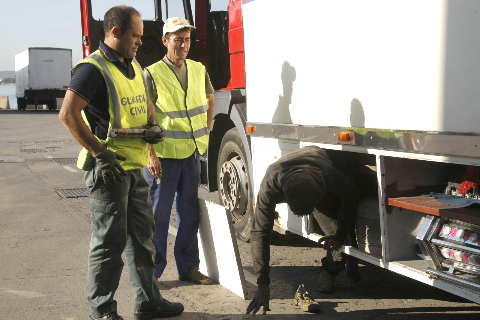 Interceptan a 95 inmigrantes que intentaban llegar a la Península en atracciones de feria desde Melilla