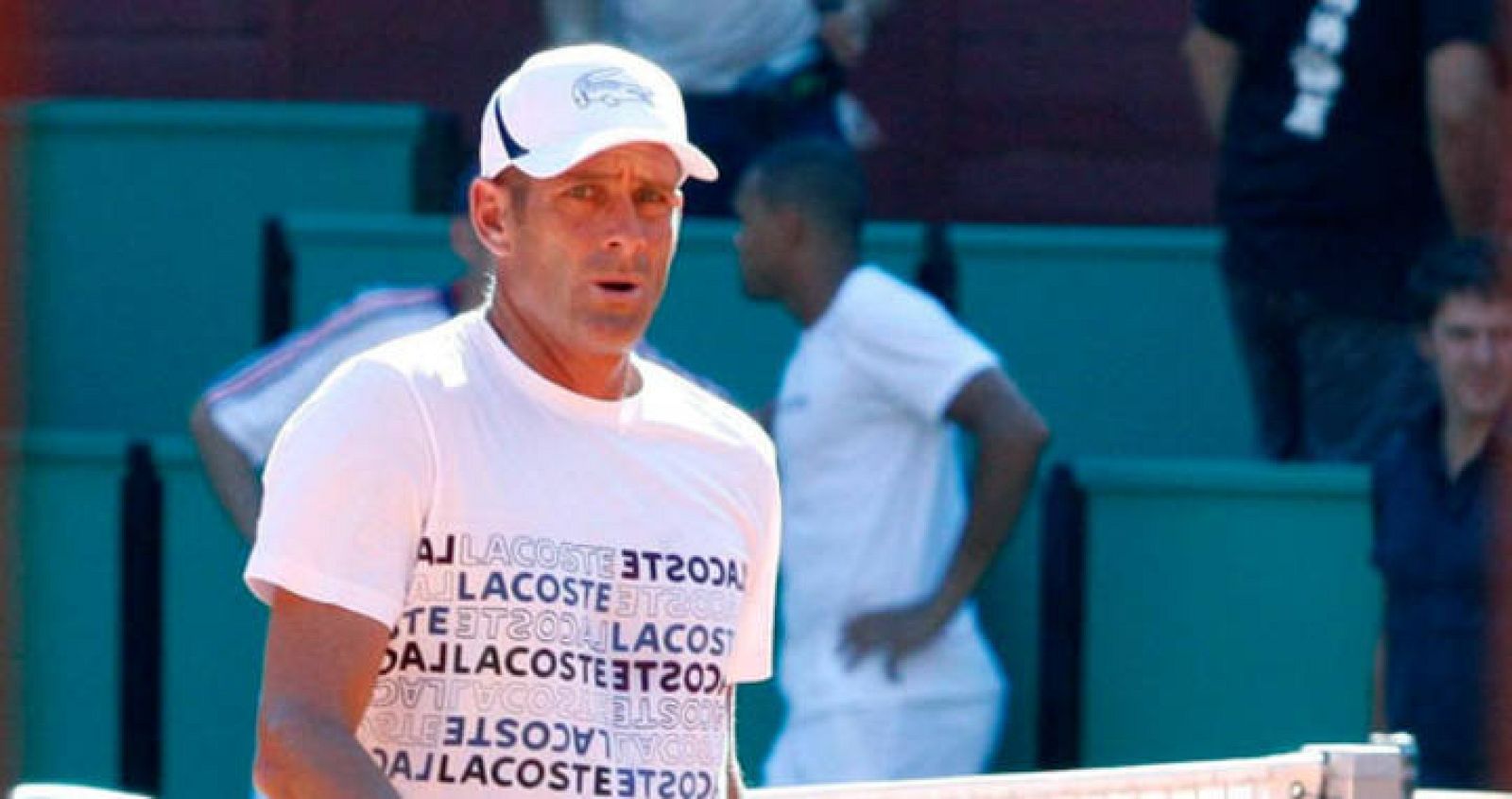 El capitán de Davis francés, Guy Forget, en la plaza de toros de Córdoba, donde se disputará la semifinal de la Copa Davis, España-Francia.