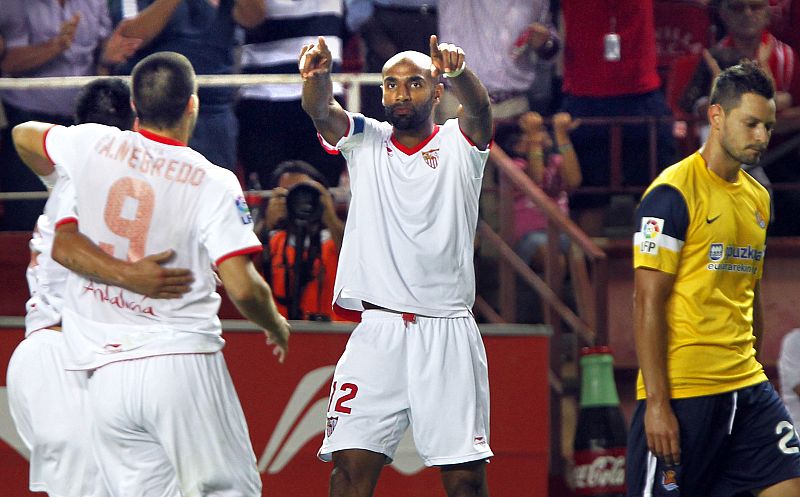 El Sevilla sufre para arañar la victoria