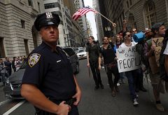 Indignados de EE.UU. se concentran en Wall Street y pretenden ocuparlo  "durante meses"