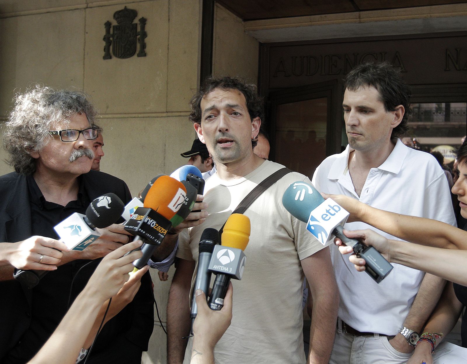 ARALAR Y ERC ARROPAN A LOS PROCESADOS POR INTENTAR RECONSTRUIR BATASUNA