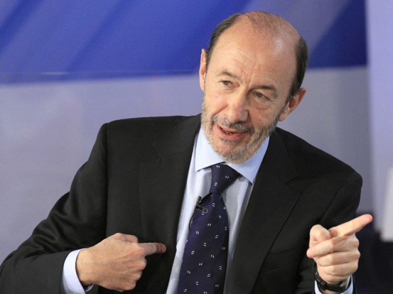 Rubalcaba ve cerca el fin de ETA y el PP cree que los presos "marean la perdiz"