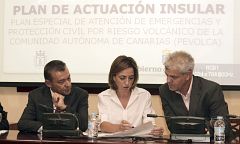 Chacón supervisa el dispositivo de emergencias en El Hierro, que se encuentra en "calma"
