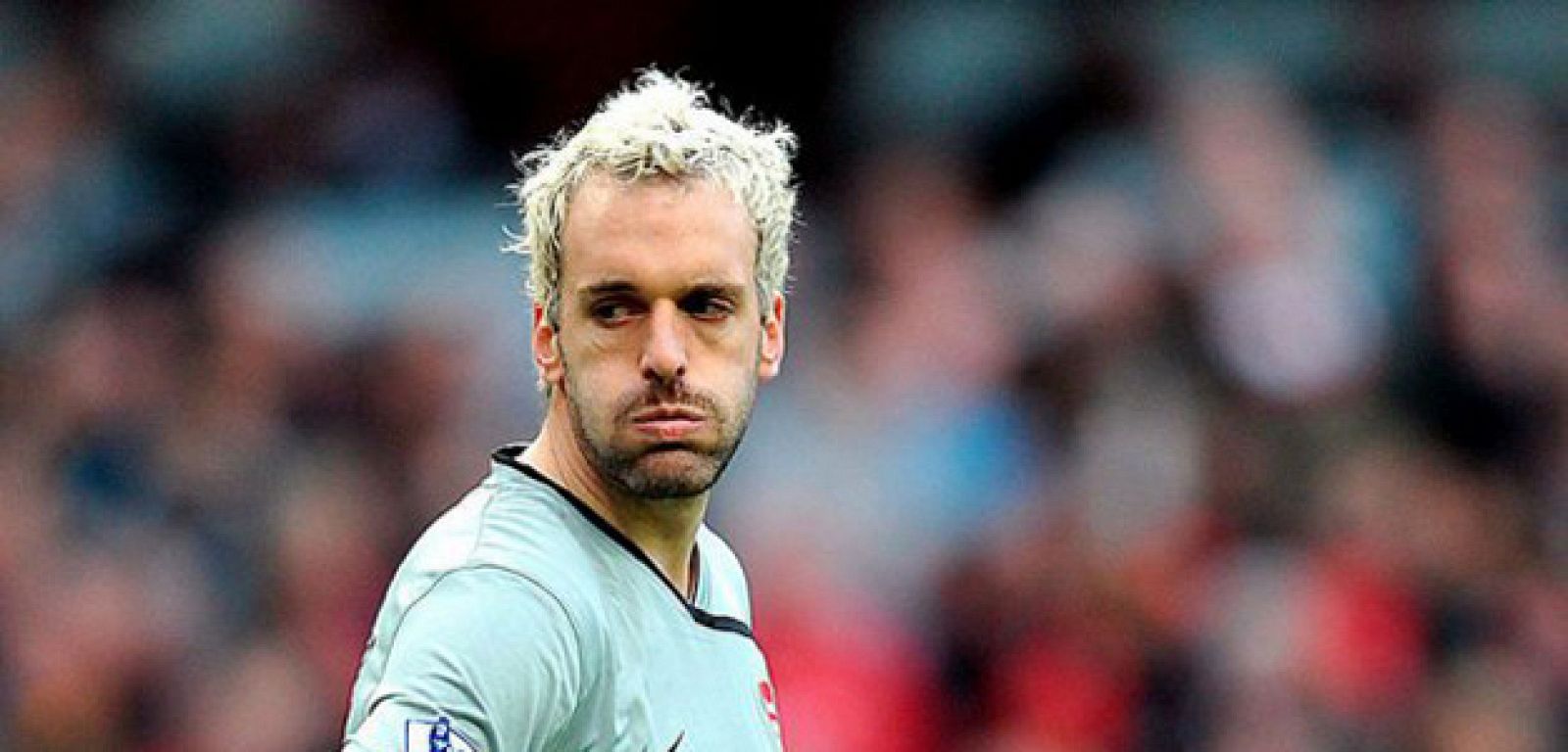 Almunia, disputando un partido con Arsenal, que ahora deja para marchar cedido por un mes al West Ham
