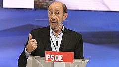 Rubalcaba propone subir un 10% el impuesto del tabaco y el alcohol para destinarlo a la sanidad
