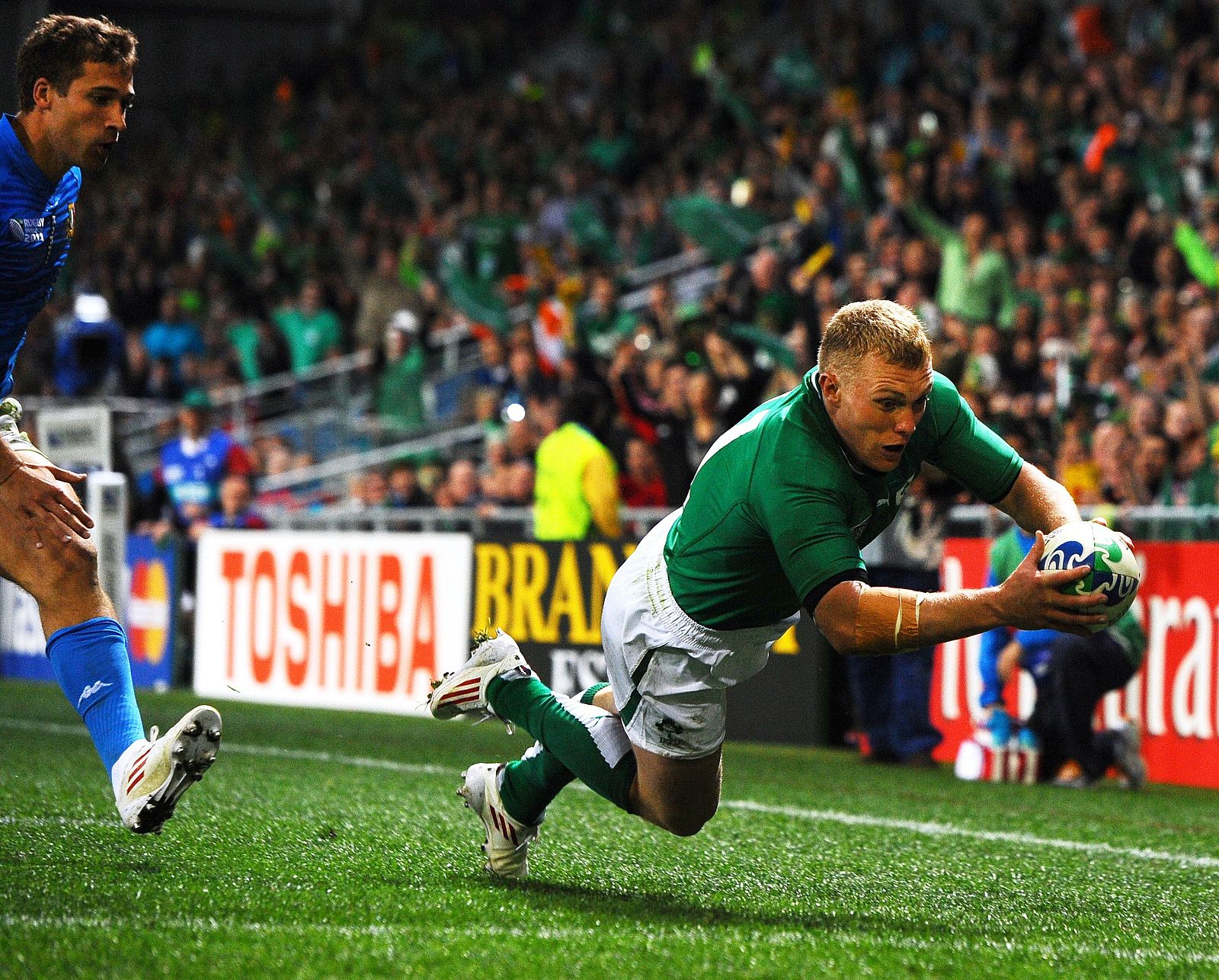 Keith Earls, de Irlanda, durante el encuentro ante Italia en la Copa Mundial de Rugby 2011.