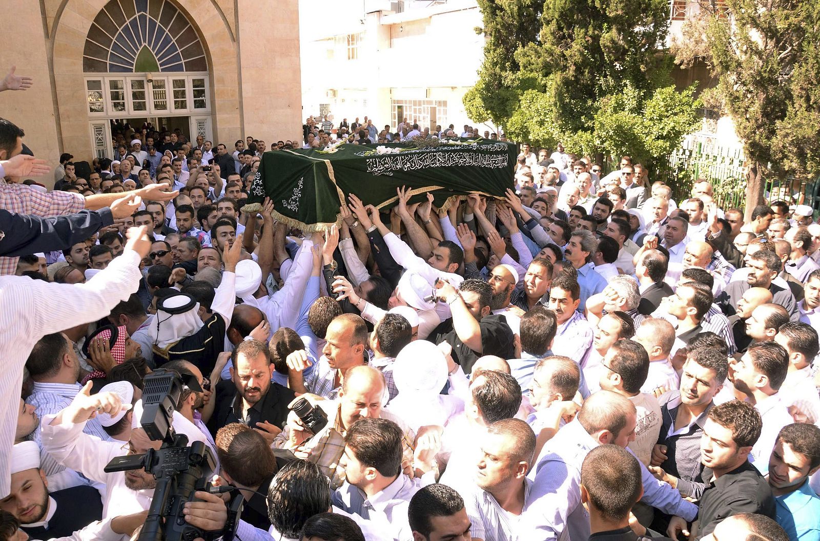 Seis meses después del comienzo de la revuelta en Siria, el número de fallecidos asciende a más de 2.900.