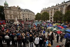 La iglesia de San Pablo en Londres cierra para forzar la retirada de la acampada de los indignados
