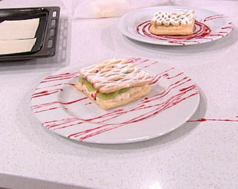 Milhoja de crema y kiwi