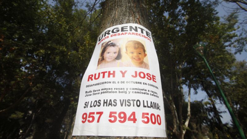 El abogado del padre de los niños desaparecidos dice que la policía investiga el entorno materno