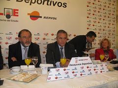 Astiazarán ve "insuficiente" la oferta de las radios por acceder a los estadios