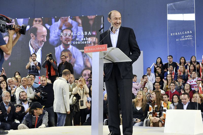 La campaña de Rubalcaba, enfocada a recuperar a 3,5 millones de votantes desencantados