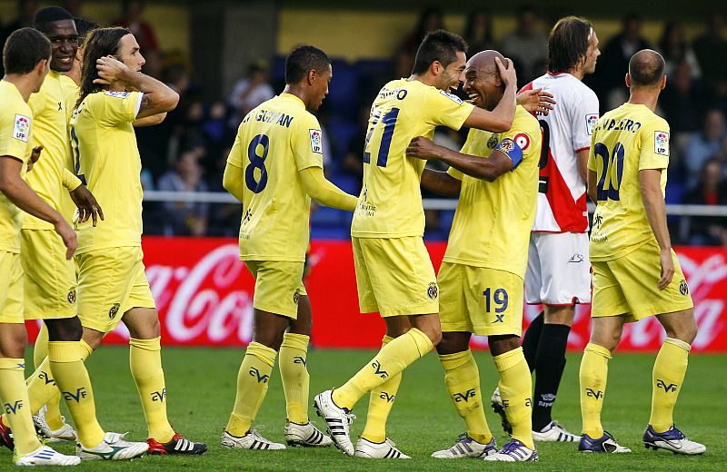 El Villarreal rompe su mala racha frente a un Rayo sin pegada 