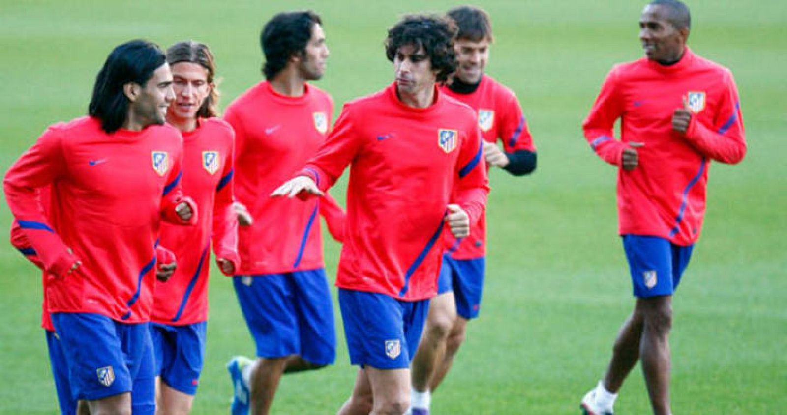 Los jugadores del Atlético preparan el trascendnetal encuentro frente al Zaragoza.