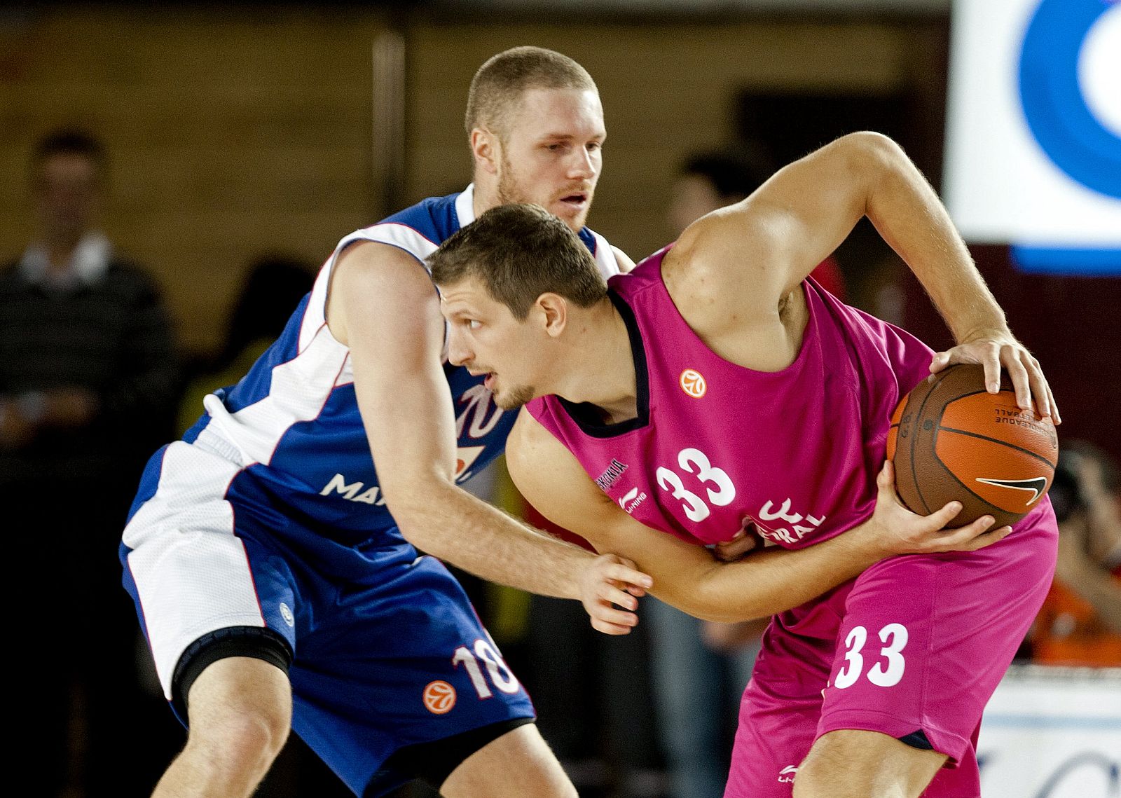 CAJA LABORAL BASKONIA / BENNET PALACANESTRO DE CANTÚ