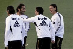 Hiddink no convoca a Sahin para el Turquía-Croacia, pero sí a Altintop