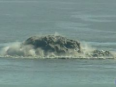 Las autoridades de El Hierro cierran calas cercanas a la erupción por el riesgo de los gases