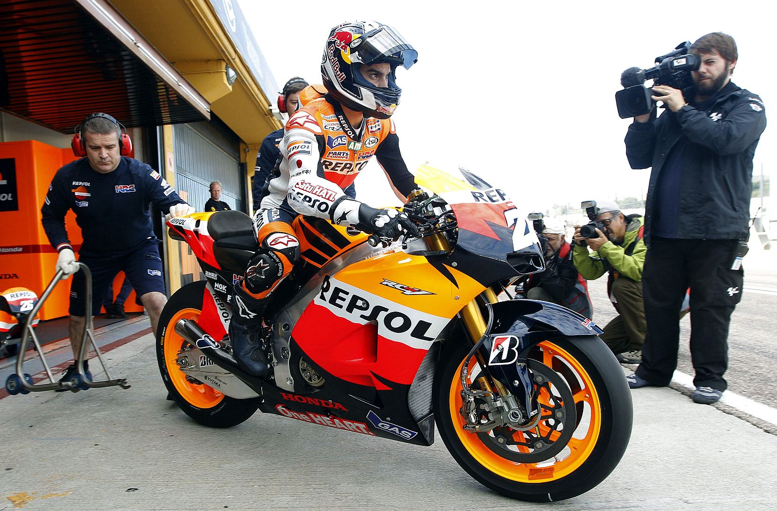 LOS PILOTOS DE MOTOGP PREPARAN EN CHESTE LA TEMPORADA PRÓXIMA