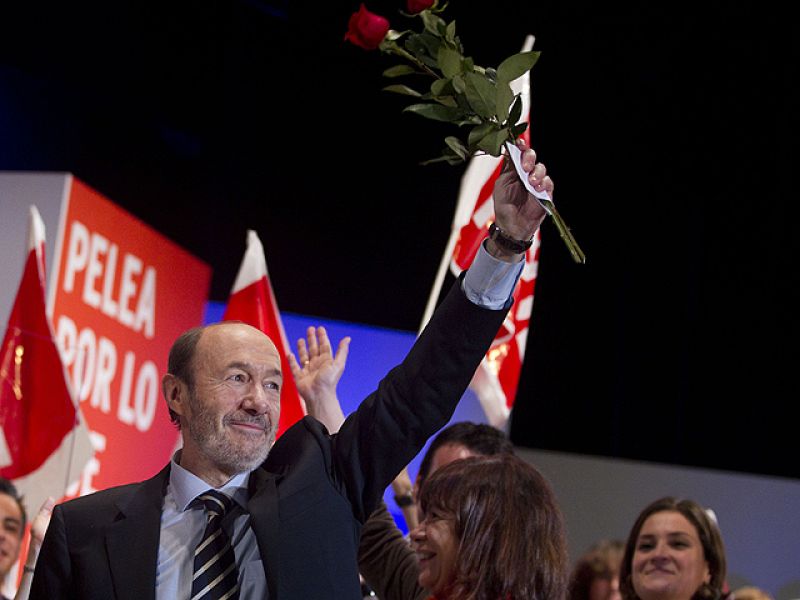 Rubalcaba de Aznar: "Es irresponsable que un expresidente diga que España está en bancarrota"