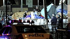 La Policía desaloja a los 'indignados' de Ocupa Wall Street de su campamento en Nueva York
