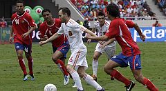 España evita el bochorno con una remontada sobre la bocina (2-2)