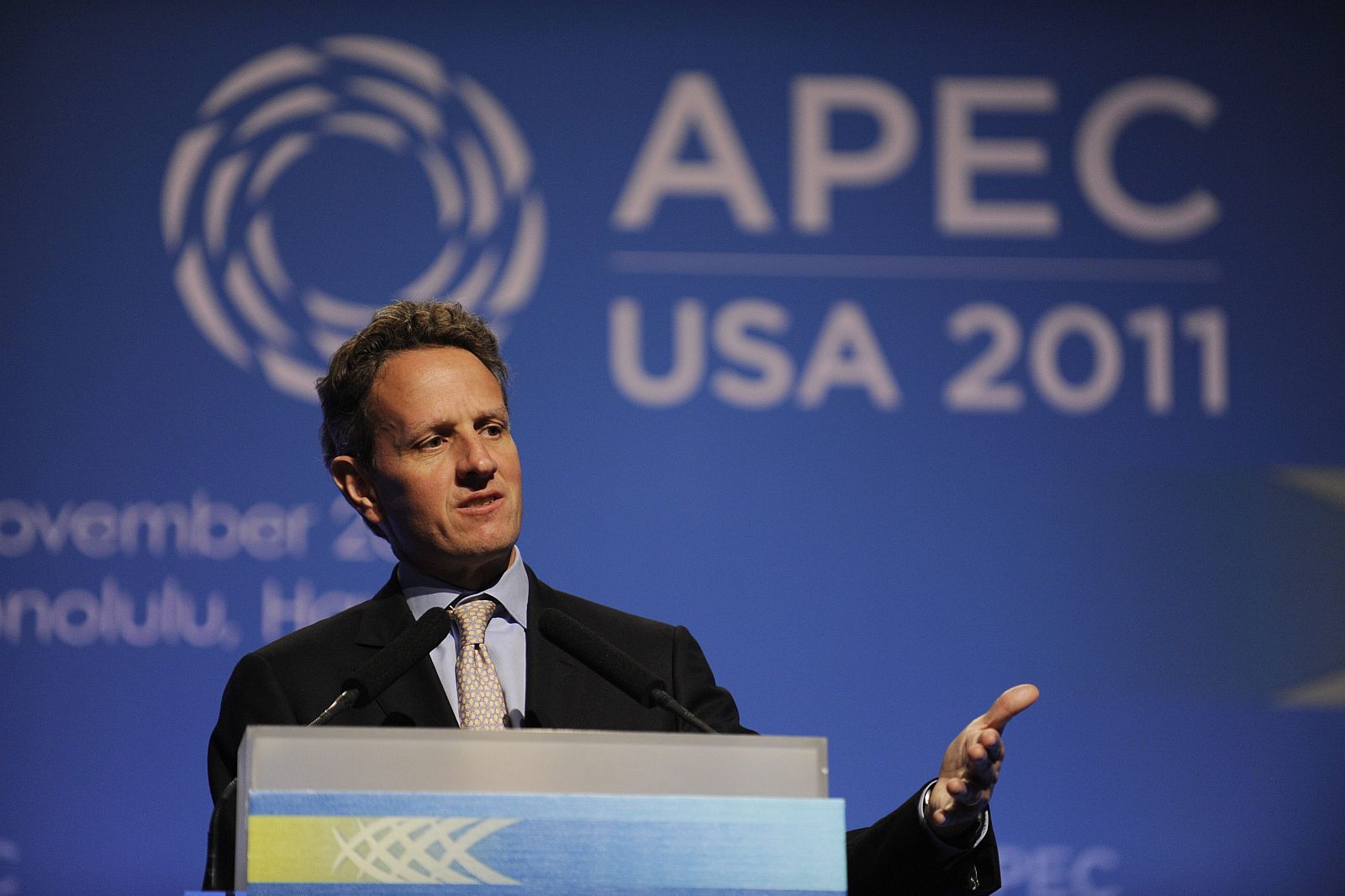Geithner dice que Europa progresa pese a las dificultades