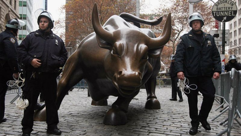 La Policía detiene a 177 personas y evita que los 'indignados' lleguen hasta Wall Street 