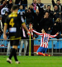 El Atlético sufre para ganar al Levante y escala en la tabla (3-2)