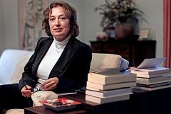 Isabel Burdiel, Premio Nacional de Historia por su biografía de Isabel II