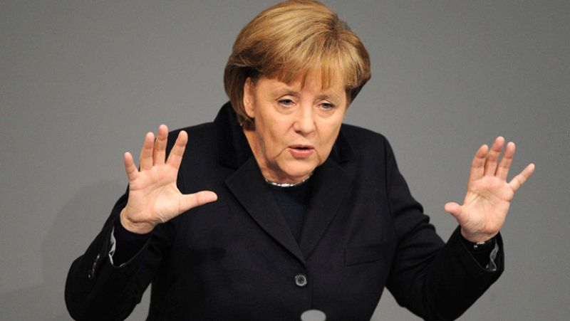 Merkel rechaza los eurobonos y ve "preocupante e inadecuado" que la CE lo plantee