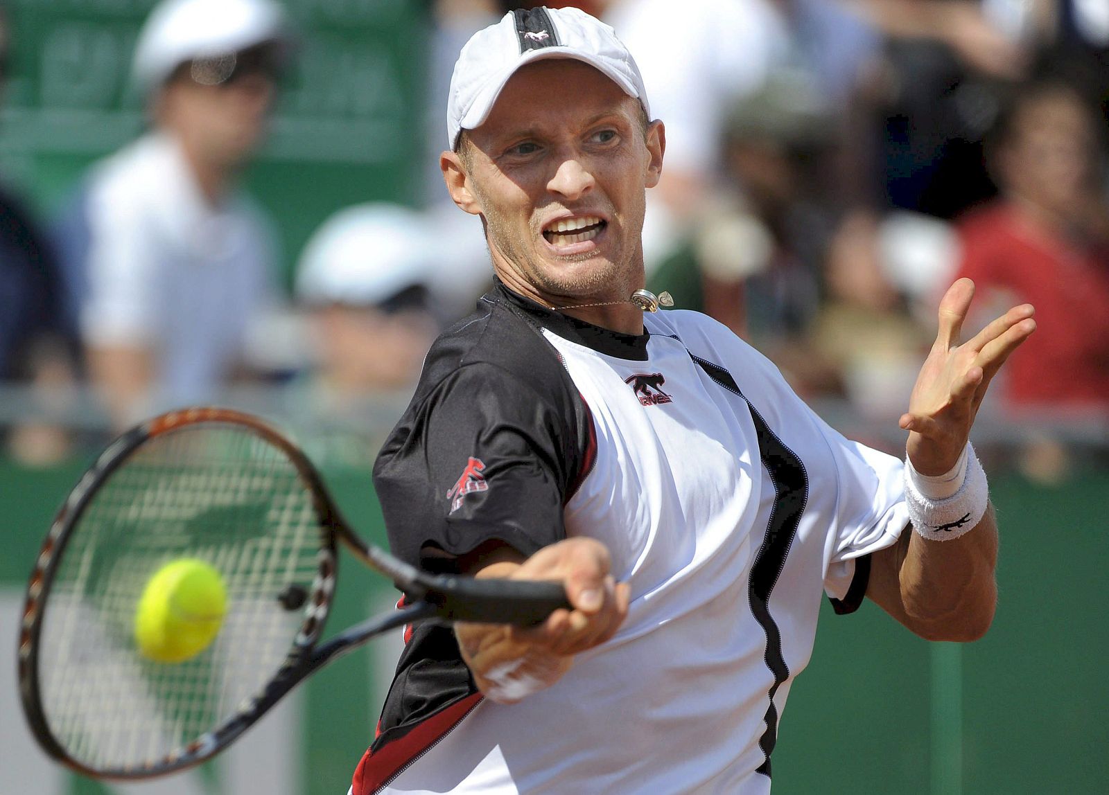 Davydenko, uno delos favoritos para ganar el torneo, ha perdido ante Tommy Robredo