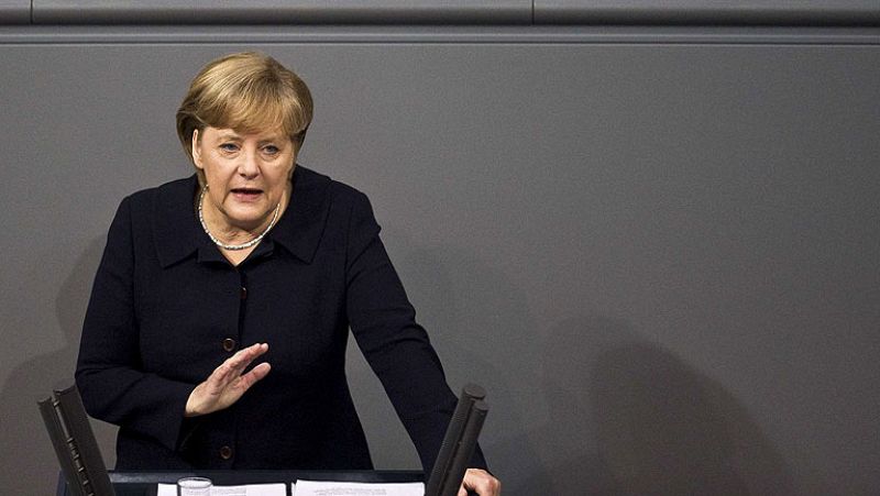 Merkel: Superar la crisis implica una unión fiscal estricta y cambios en los tratados de la UE