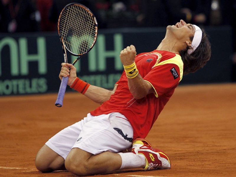 La casta de Ferrer deja la Davis a tiro de dobles