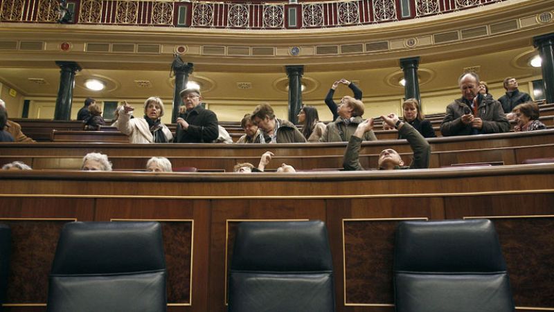 Largas colas y chocolate en el segundo día de puertas abiertas del Congreso de los Diputados