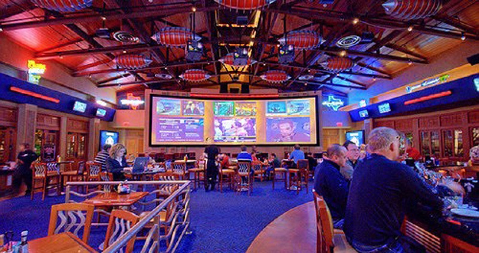 Las casas de apuestas dan favorito al Madrid para ganar el 'clásico' de este sábado.