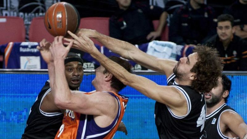 El Bizkaia recupera el ánimo arrollando a un Valencia en cuadro (85-74)