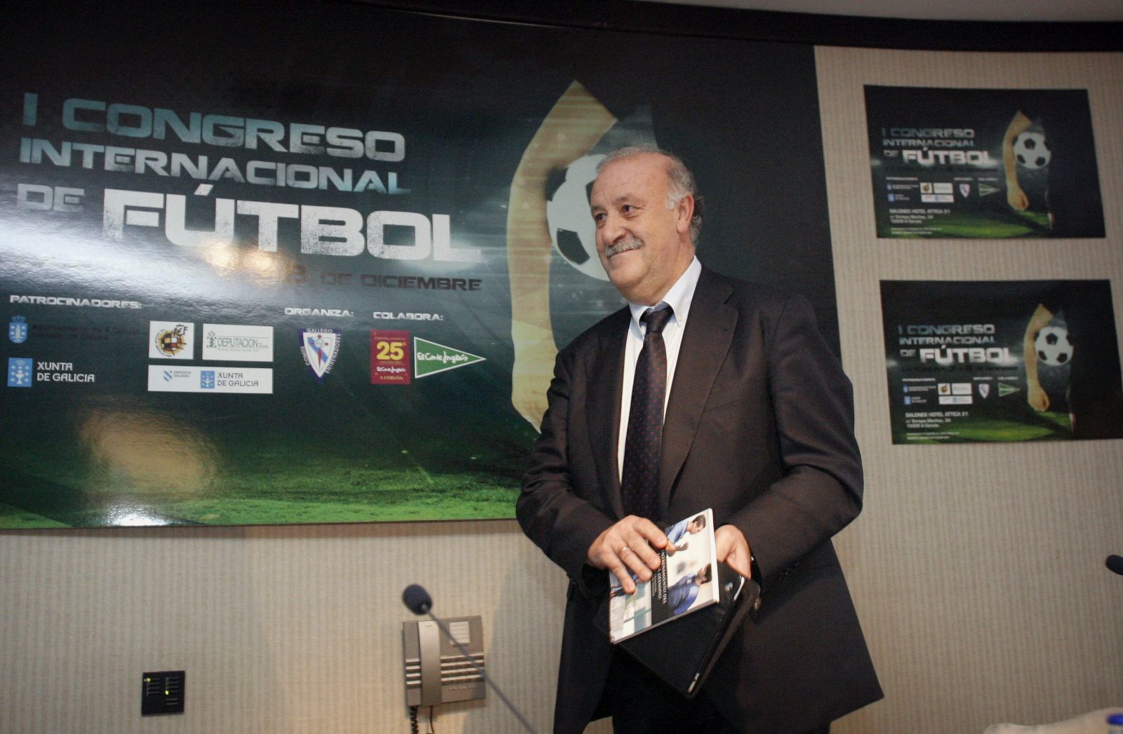 CONFERENCIA EN A CORUÑA DEL SELECCIONADOR NACIONAL VICENTE DEL BOSQUE