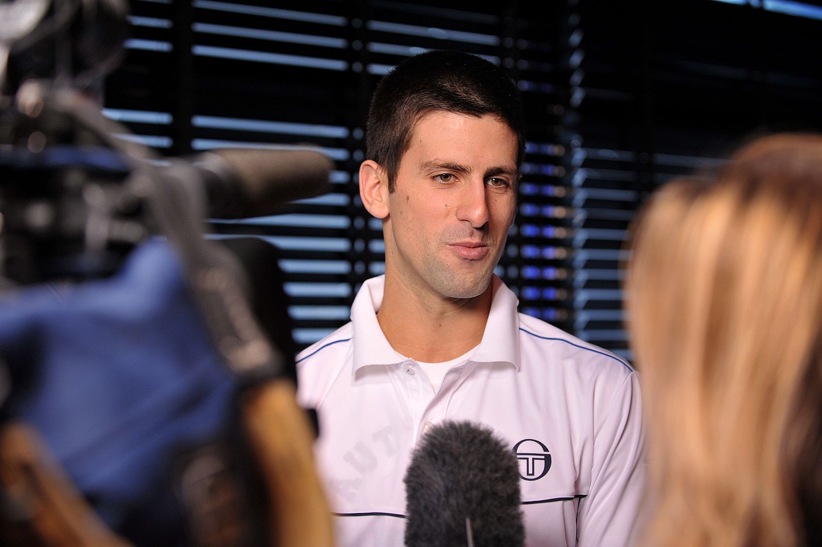 Novak Djokovic atiende a los medios de comunicación en Londres.