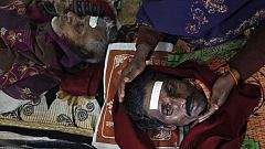 Más de 140 personas mueren en la India por beber alcohol adulterado