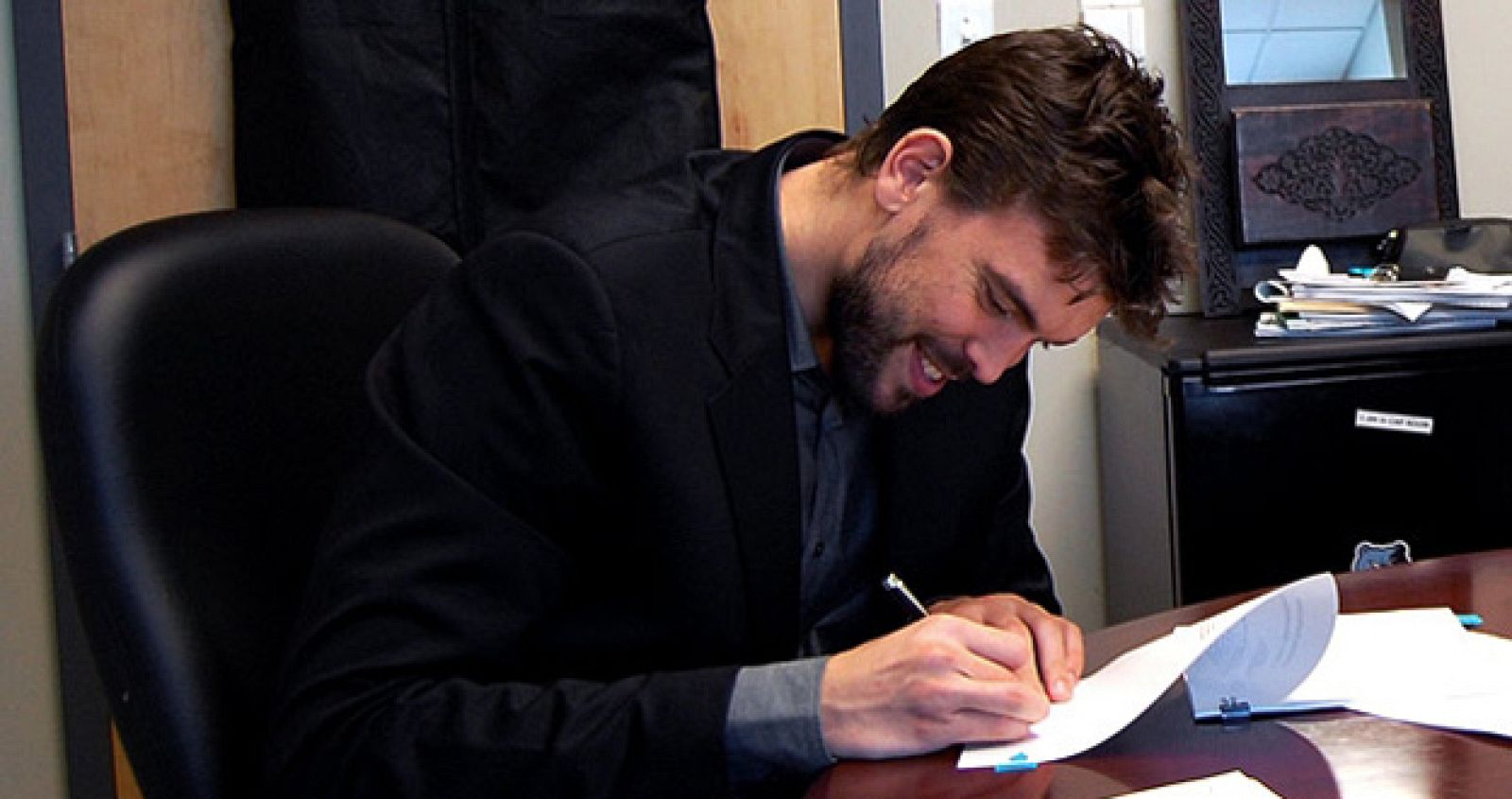 El pívot Marc Gasol firma por cuatro temporadas con los Memphis.