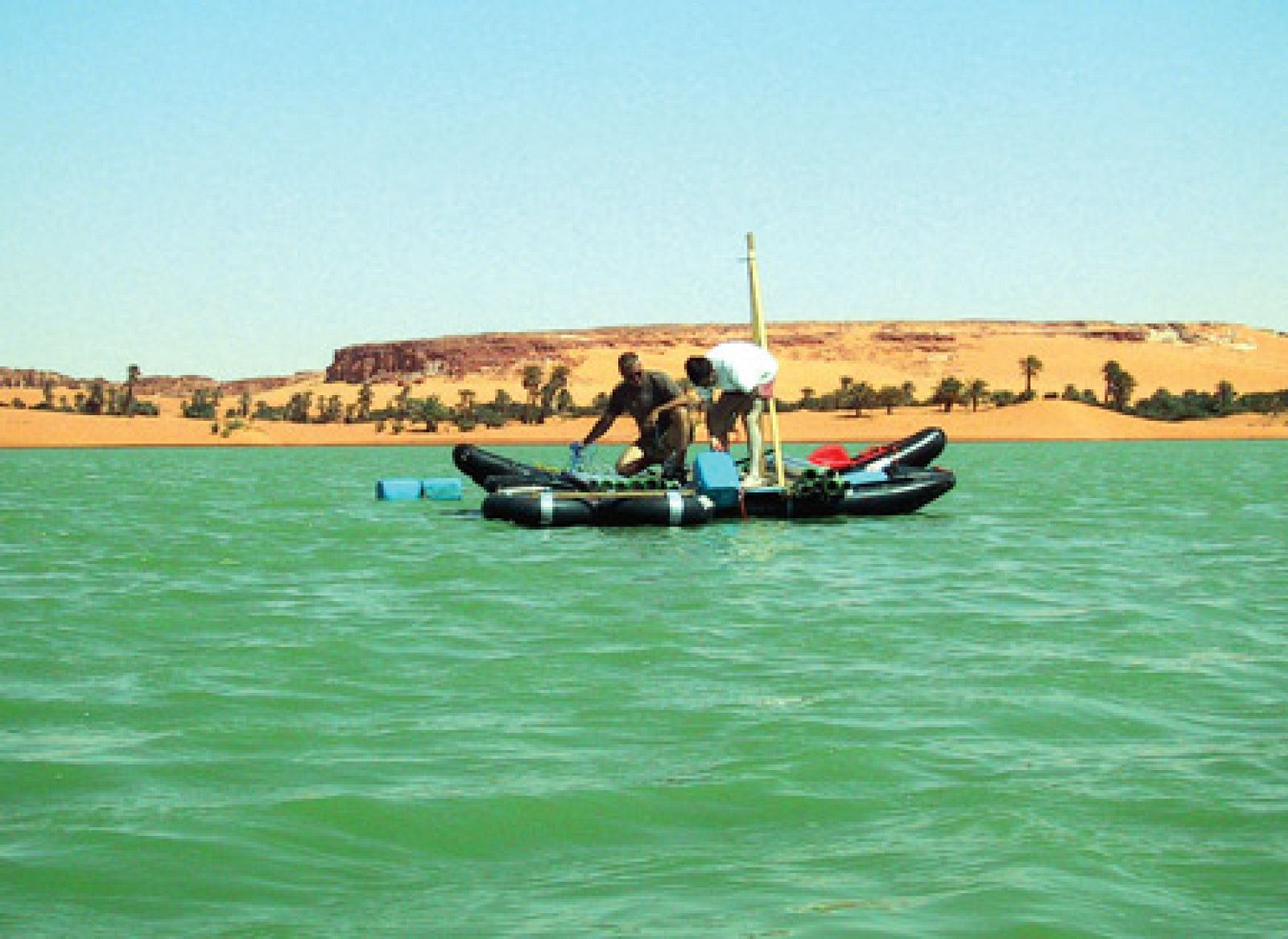 Recogida de sedimentos en el lago Yoa