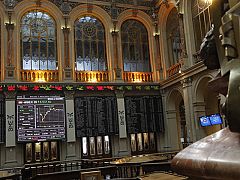 La Bolsa de Madrid cierra el año 2011 con unas pérdidas del 13%