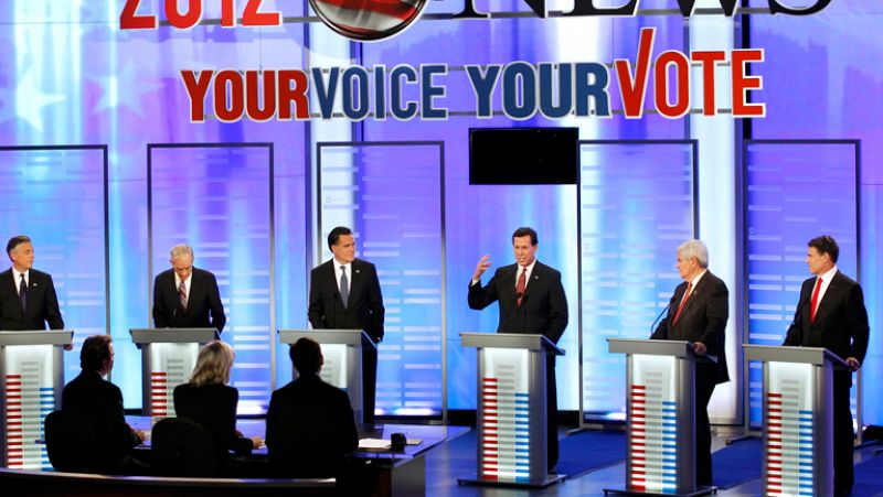 Los candidatos republicanos se atacan unos a otros con cortesía y Romney se salva