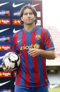 El Barcelona y el Paris Saint Germain negocian por Maxwell