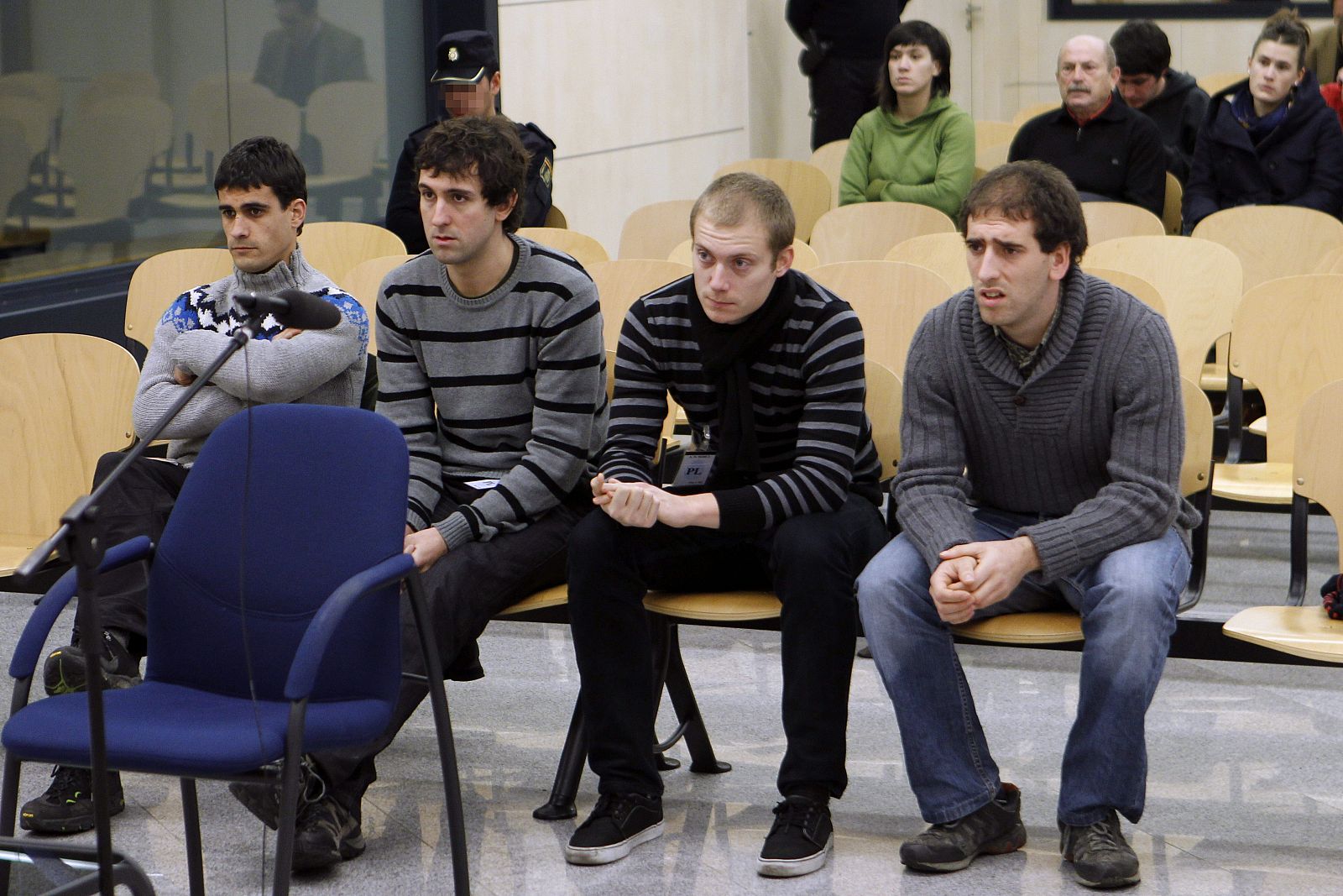 JUICIO CONTRA PRESUNTOS MIEMBROS DE SEGI POR PRENDER FUEGO UN AUTOBÚS